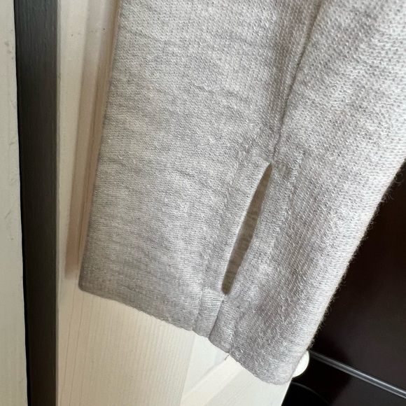 TASC Performance White Heather Scoop Neck Long Sleeve Workout Top Size Small - Picture 6 of 7